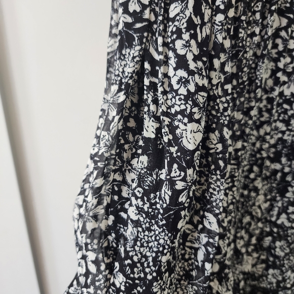 Anthropologie Dress Vneck Sleeveless Black and White Size Medium - Picture 14 of 14